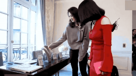 美大团建她被嘲疯了OG真人顶级白富(图12)