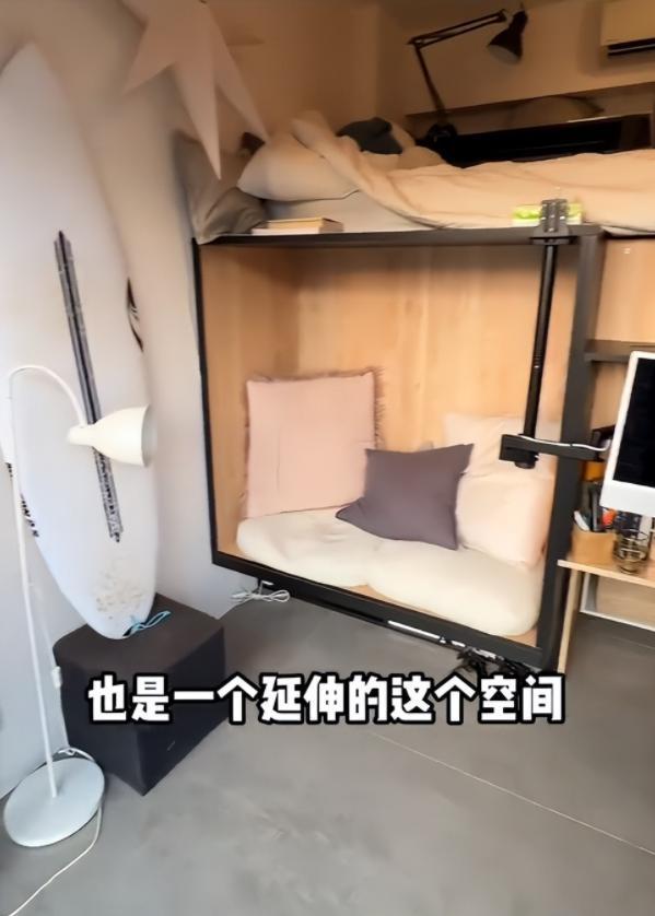 5平米晚上睡衣柜顶客厅宽敞还有大阳台OG真人游戏女子香港花近400万买1(图8)