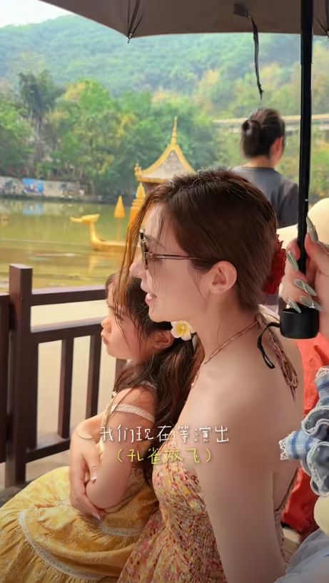 迪娜穿泳装美呆了4岁女儿颜值真的高OG网站姜潮一家人在云南旅游！麦(图5)